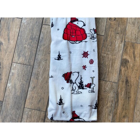 CHRISTMAS Peanuts “Snoopy Puffy Jacket” Soft Plush Throw Blanket Collection - Picture 2 of 5